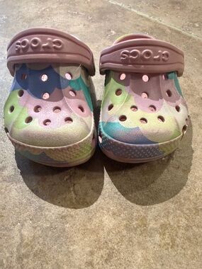 CROCS toddler size c6